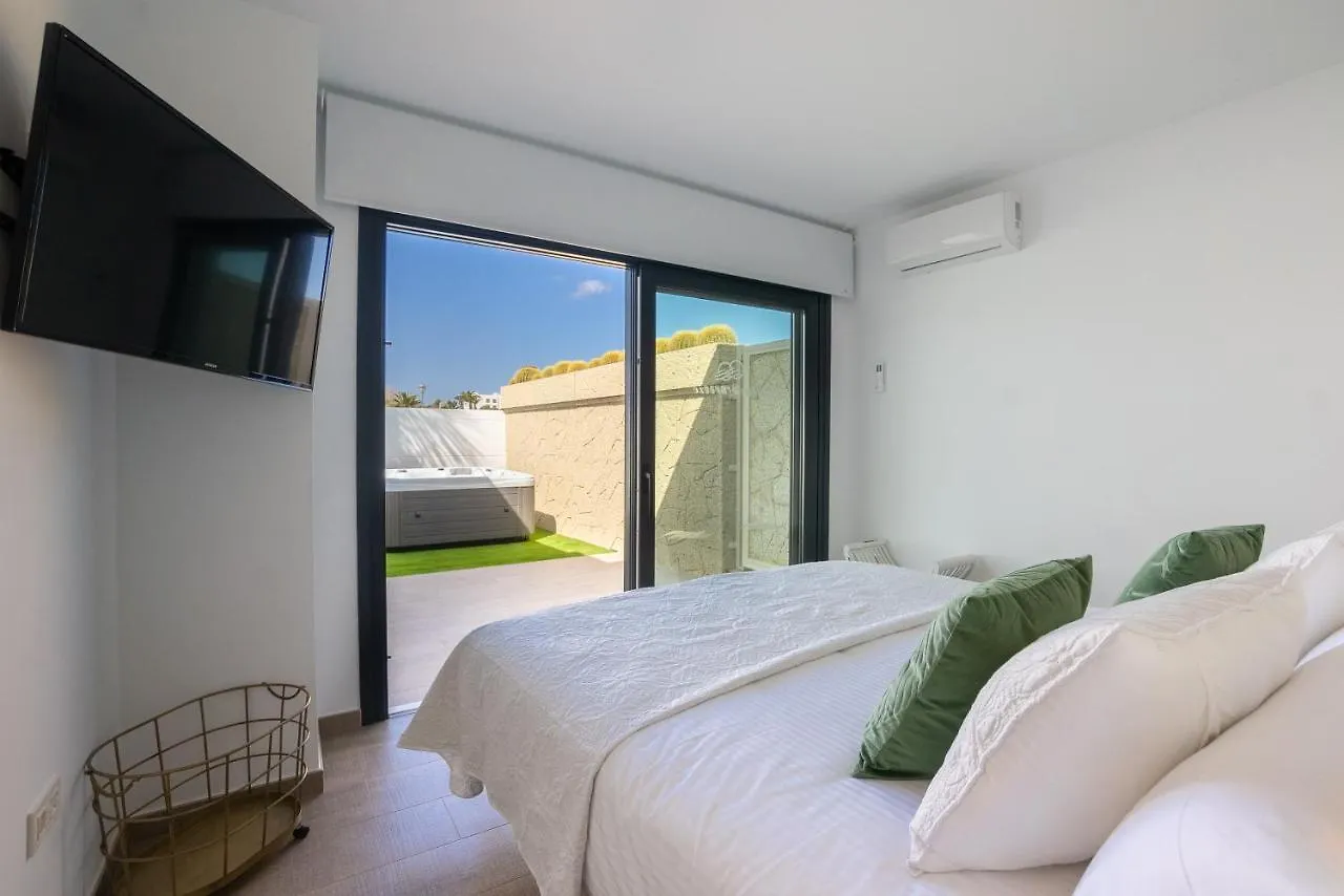 Sea Breeze Villas Lapa And Claca Playa Blanca  0*, Playa Blanca (Lanzarote) Spain